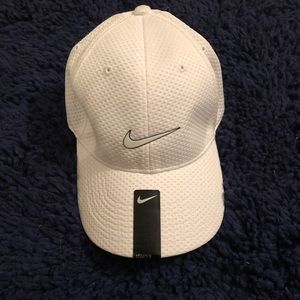 NWT NIKE HAT OSFA UNISEX